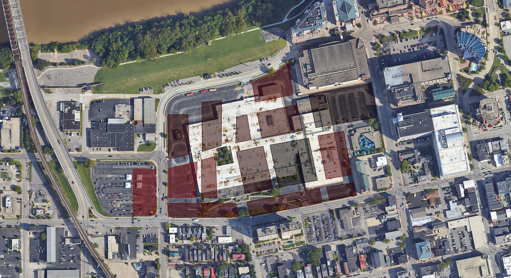 The Covington Central Riverfront — the 23-acre former IRS site (parcels outlined), the largest publicly controlled downtown riverfront site on the U.S. market, on the Ohio River across from downtown Cincinnati. Aerial, BusinessFlare®.